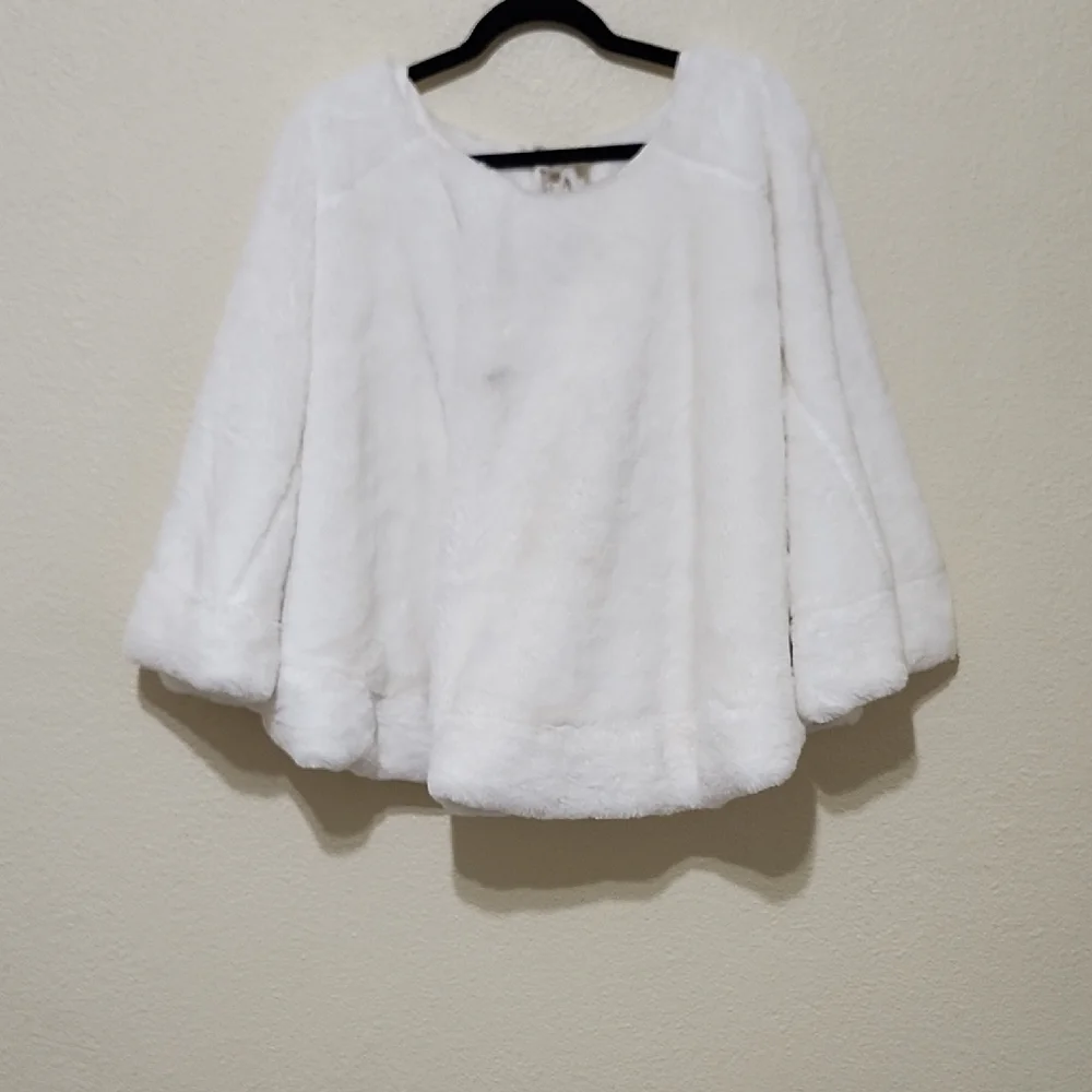 Koolaburra White Holiday Decor Tree SKIRT - Picture 6 of 7